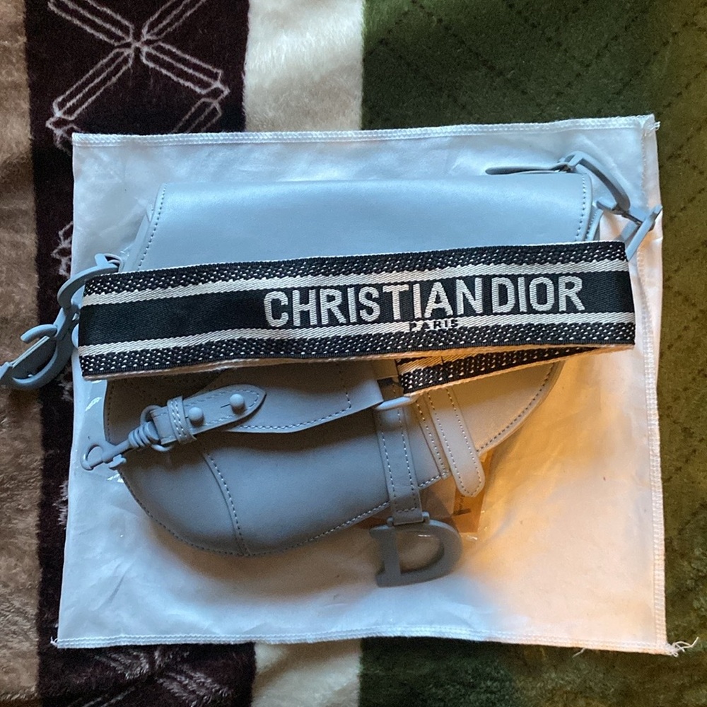 DH Gate Dior Knock Off Saddle Bag